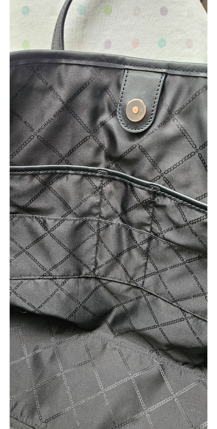 Set of Michael Kors Large Tote Bag + Matching Wallet image indicator(2)