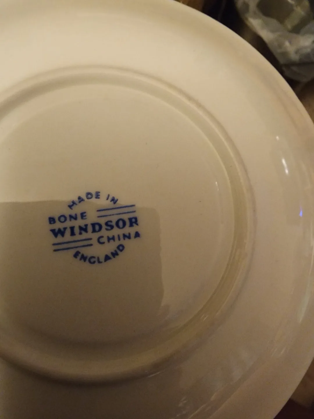 Vintage Windsor Bone China Teacup and Saucer Set image indicator(5)
