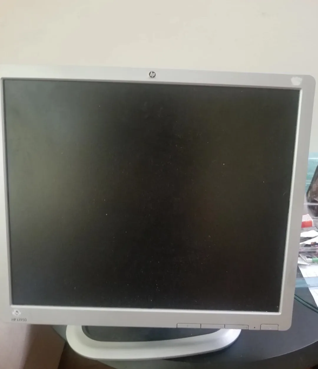HP L1950g LCD Monitor - 19 inch image indicator(5)
