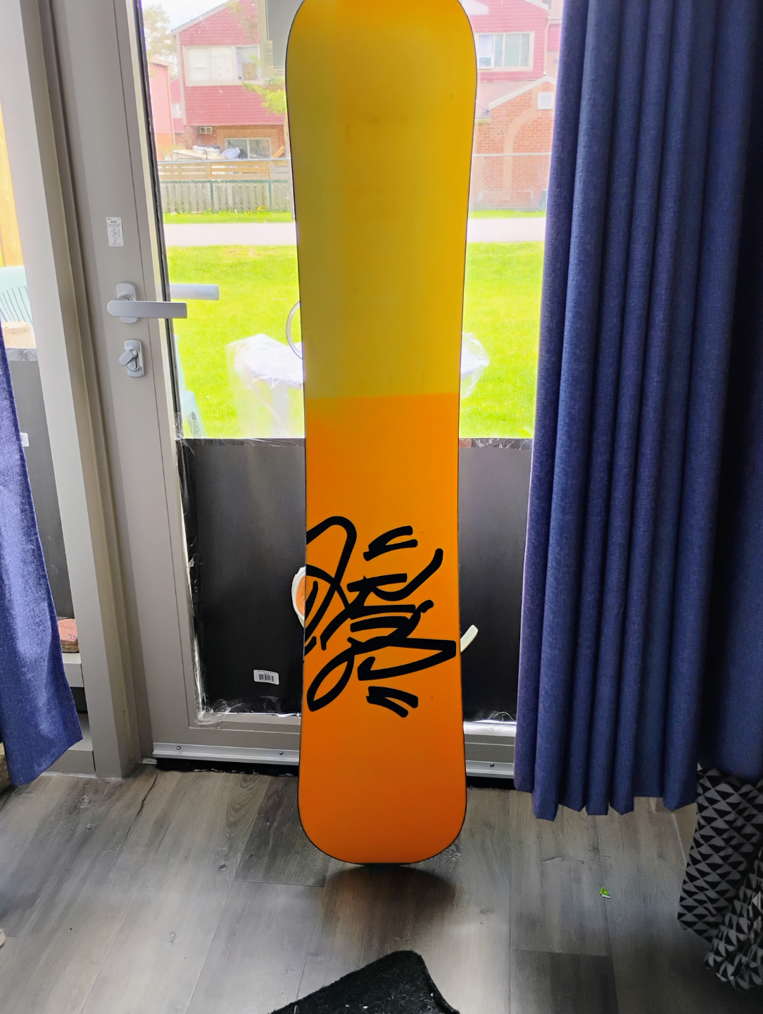 Used Yakima Liberty Snowboard with Ride Bindings - photo 2