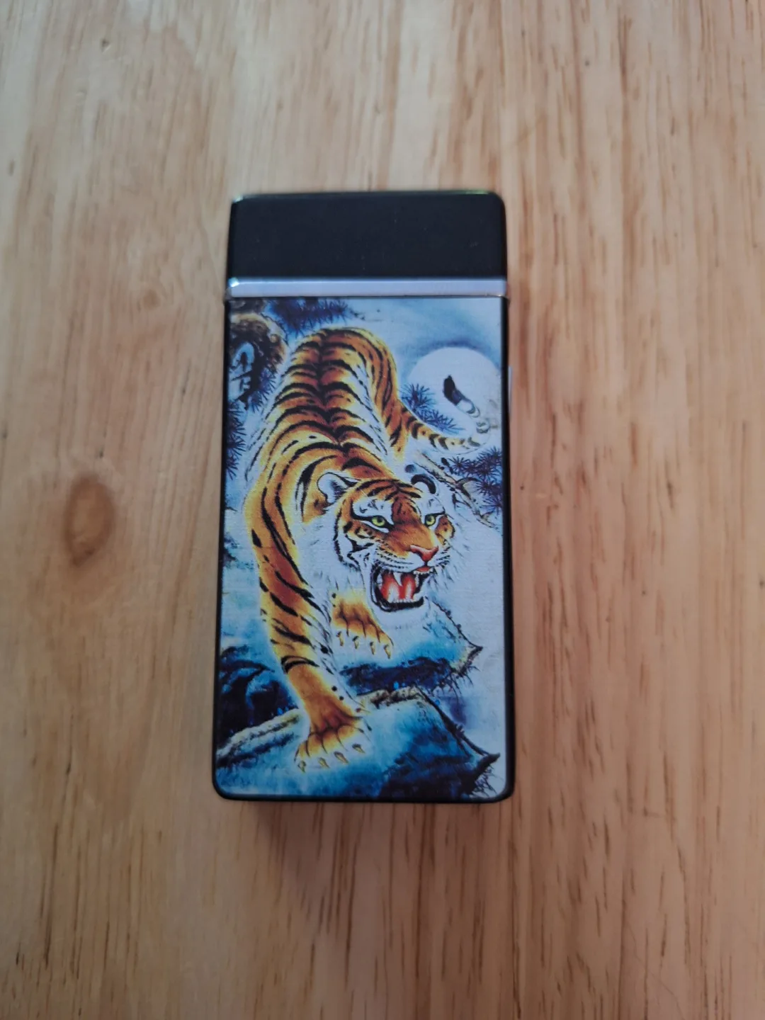 Rechargeable Plasma Lighter with Tiger Design image indicator(2)