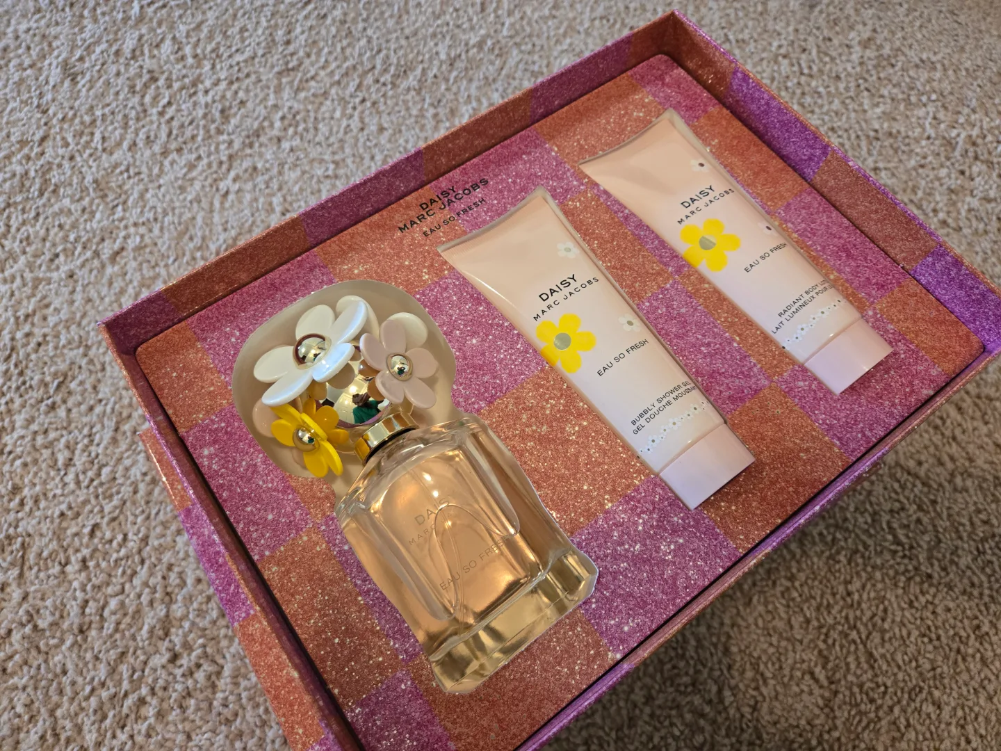 Marc Jacobs Daisy Eau So Fresh Gift Set brand new image indicator(3)