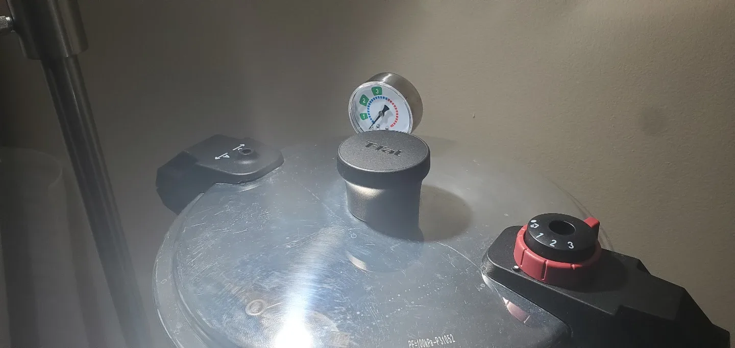 Tfal Extra large Canning Pressure Cooker 22 Qt. image indicator(3)