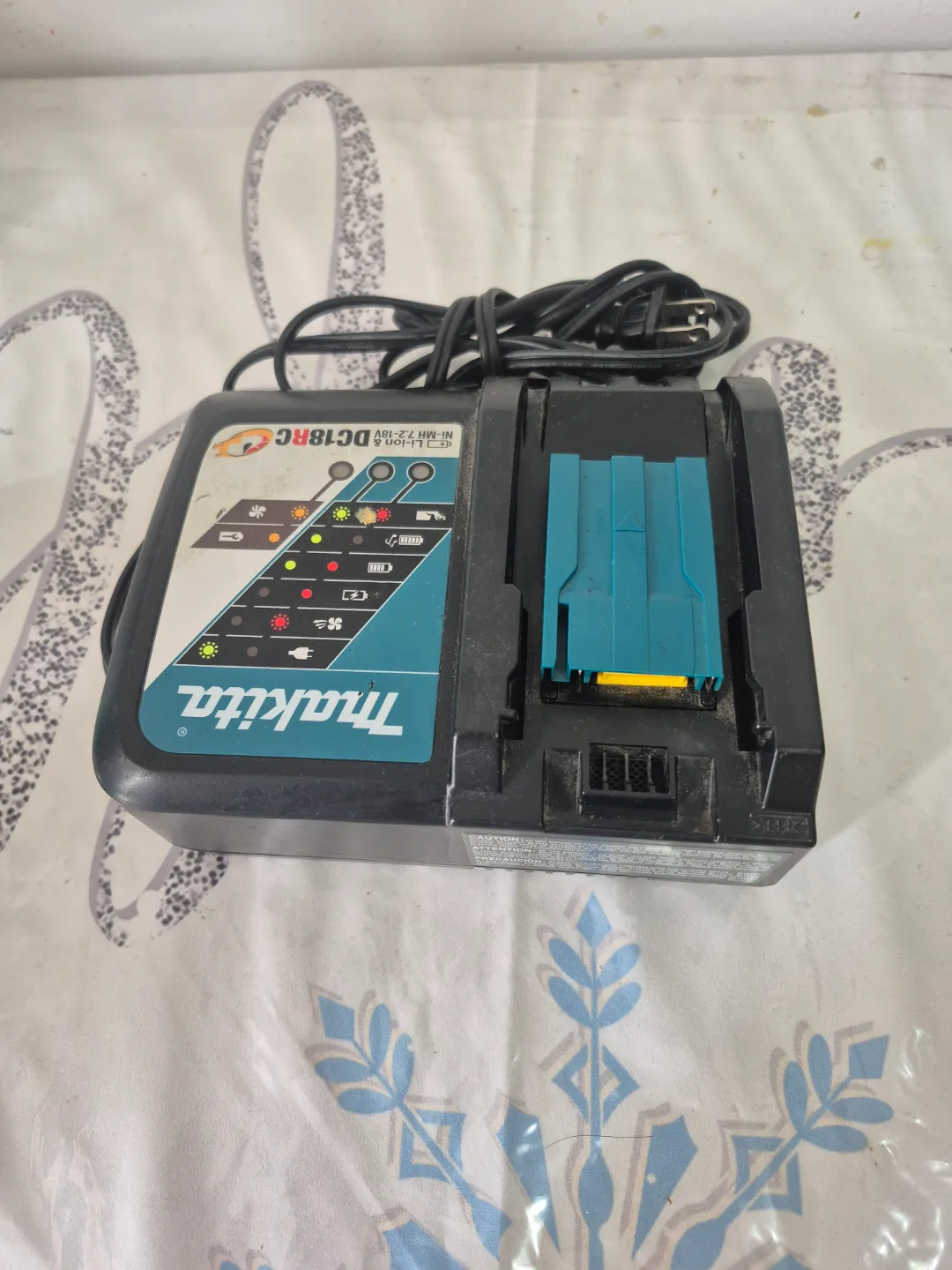 Makita DC18RC Rapid Optimum Charger image indicator(3)