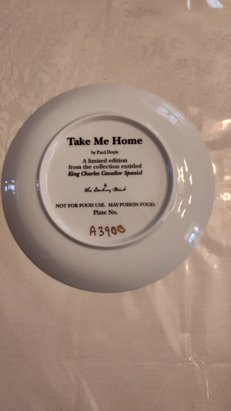 Limited Edition King Charles Cavalier Spaniel Collectible Plate image indicator(3)