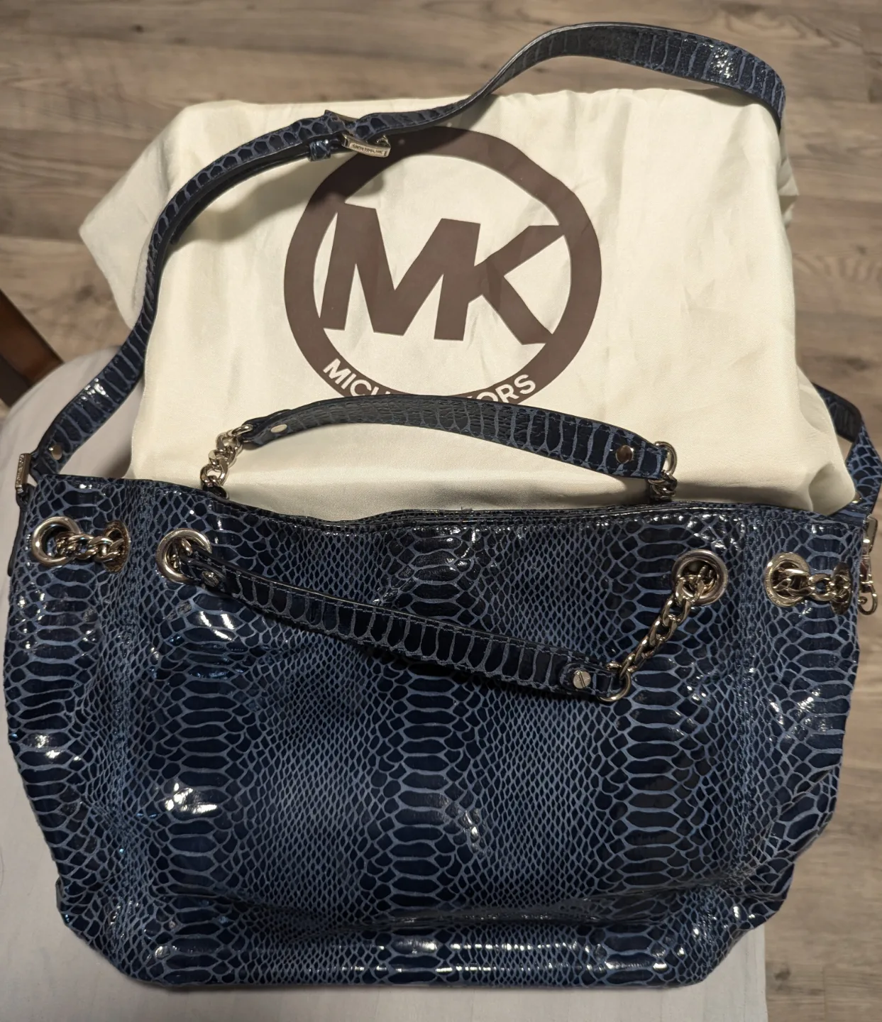 Michael Kors Blue Snakeskin Chain Bag 🏒 thumbnail