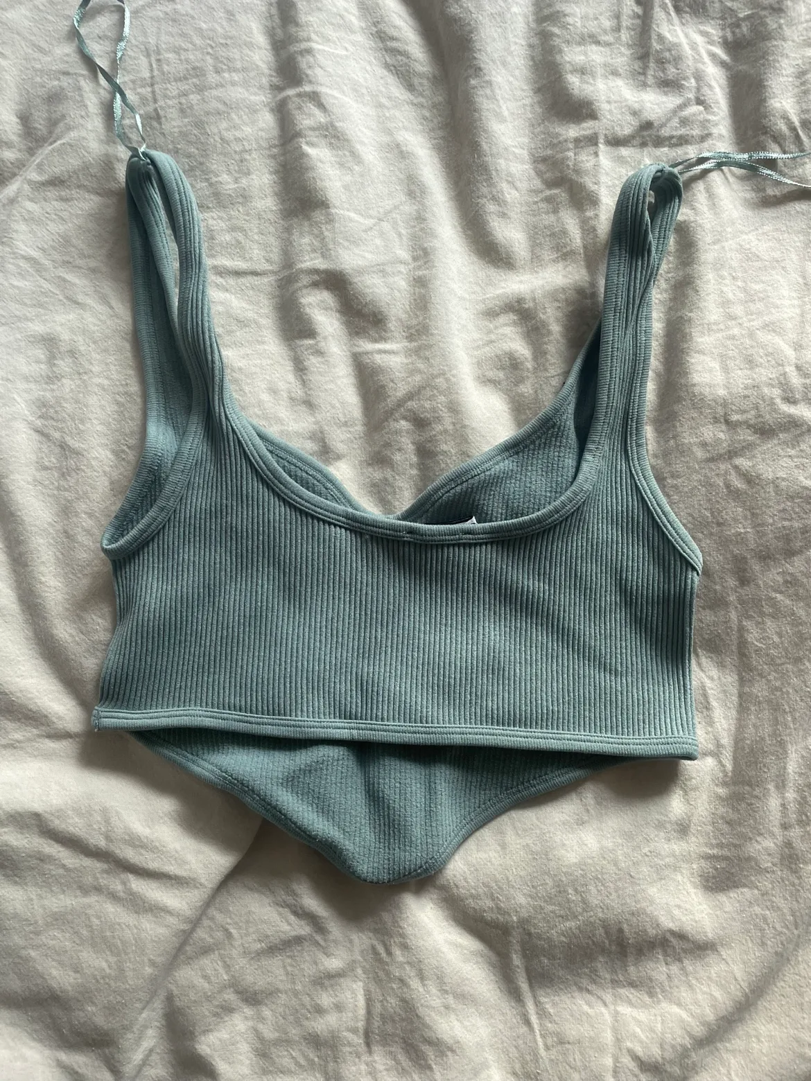 Zara Cropped V-Neck Tank image indicator(2)