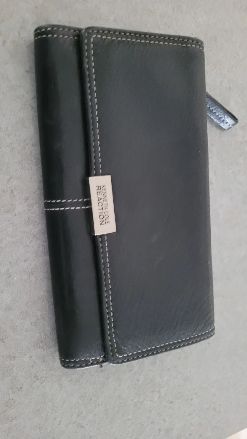 Kenneth Cole Reaction Black Leather Wallet thumbnail