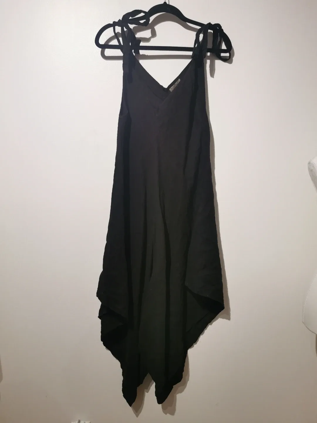 lungo larno small jumpsuit fits medium as well image indicator(2)