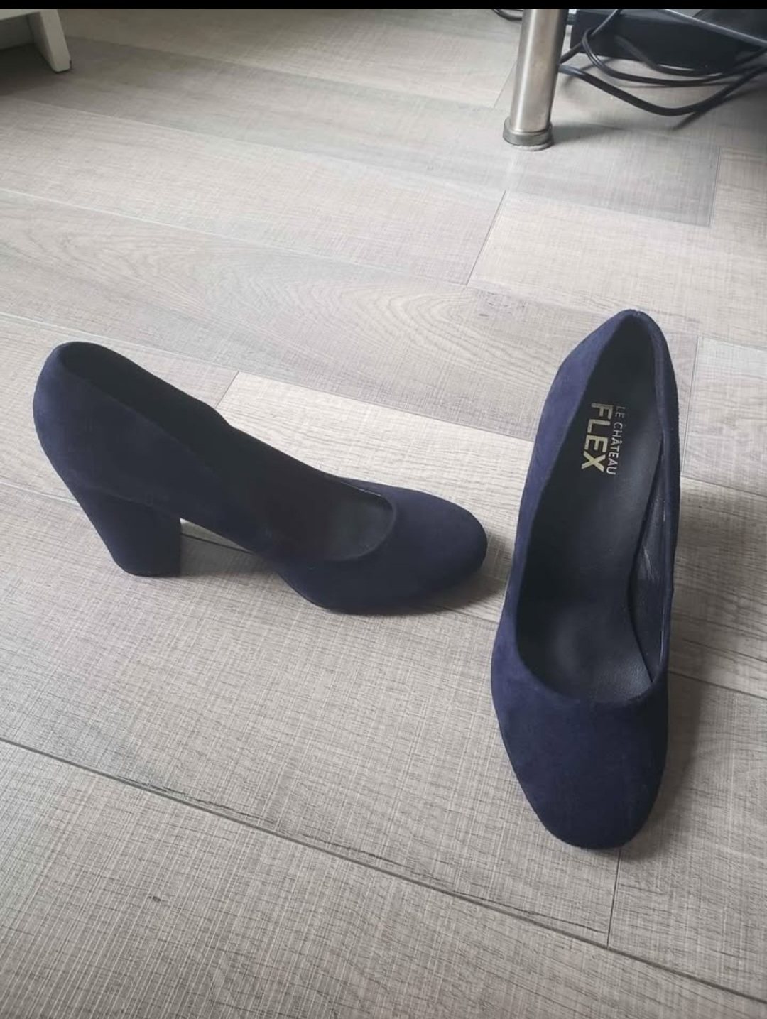 Le Chateau Navy Blue Suede Heels