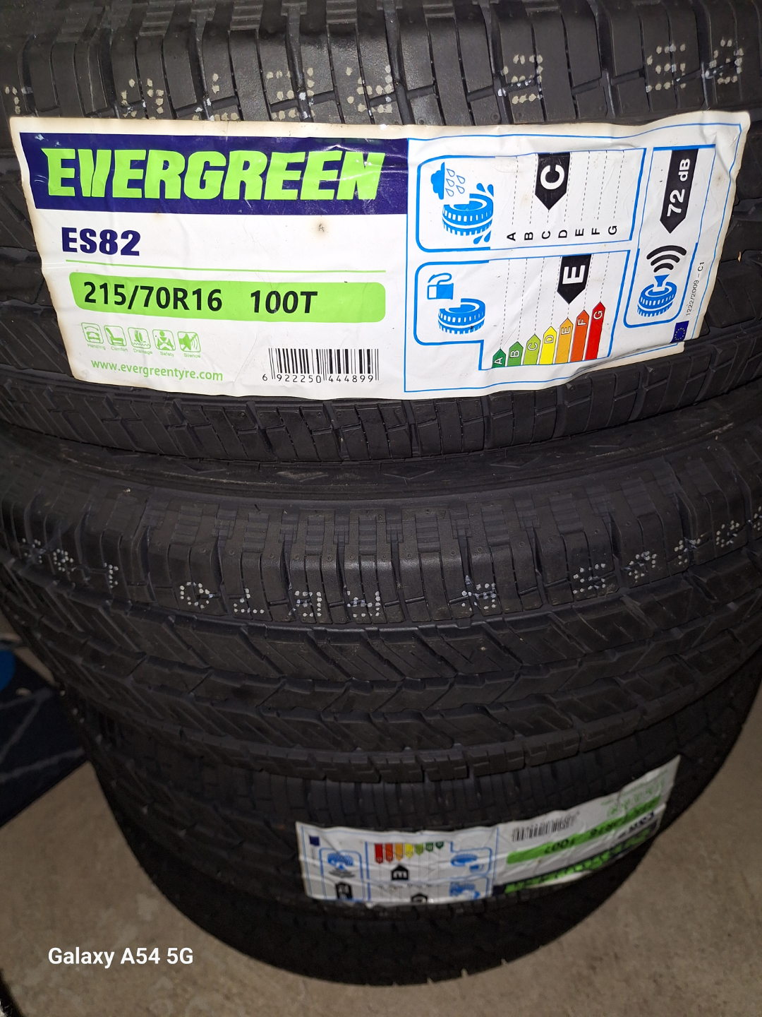 Evergreen ES82 Tires - 215/70R16