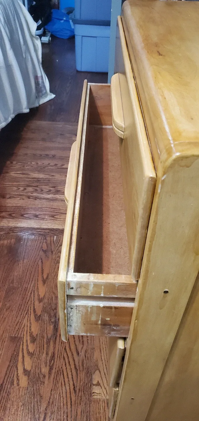 Vintage Wooden Four-Drawer Chest image indicator(4)