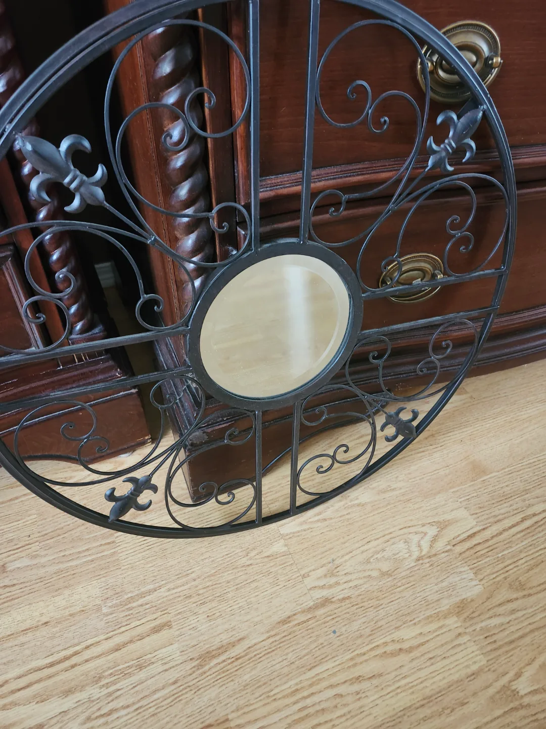 Metal Wall Mirror image indicator(2)