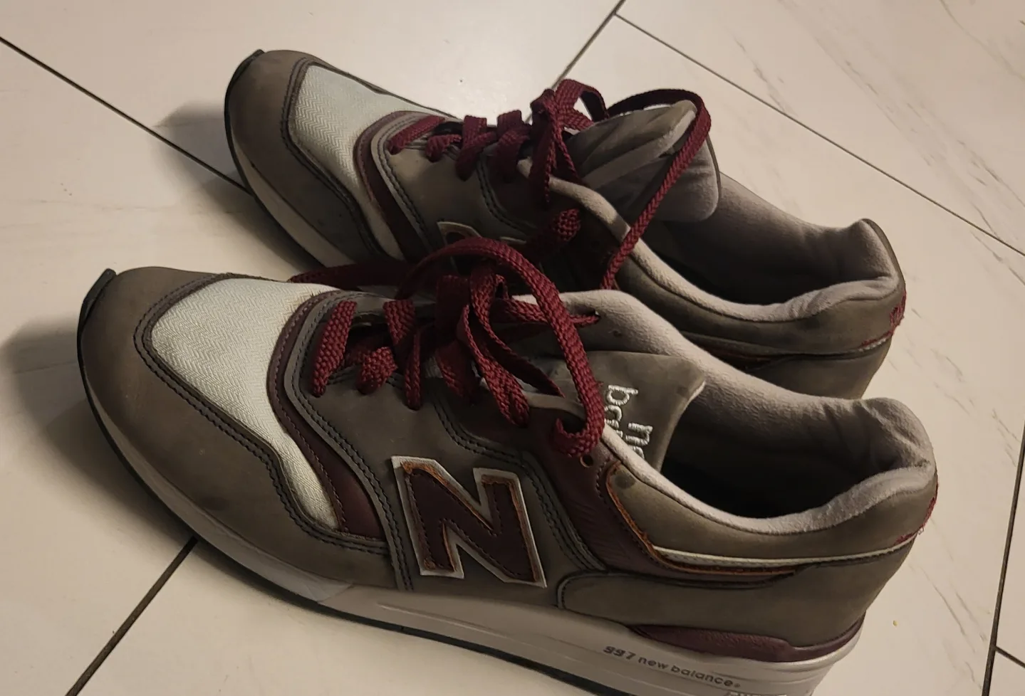 New Balance 997 Burgundy Grey Sneakers 9.5 image indicator(2)