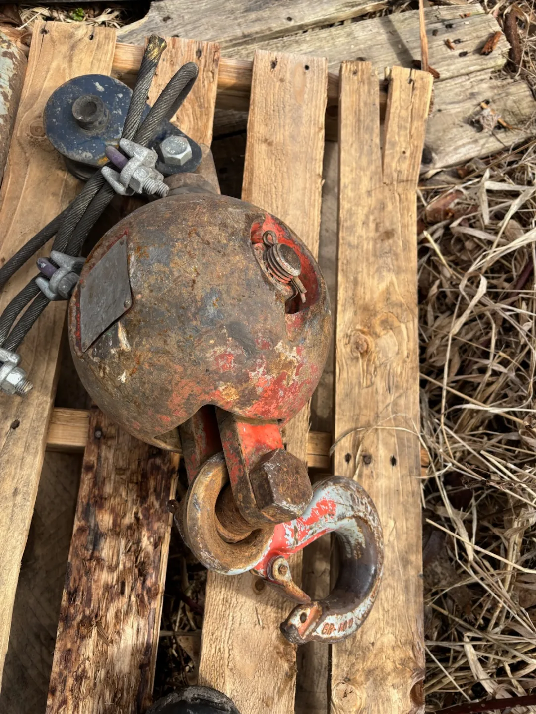 Cable Winch with Hook and Cable for tele handler/ zoom boom image indicator(5)