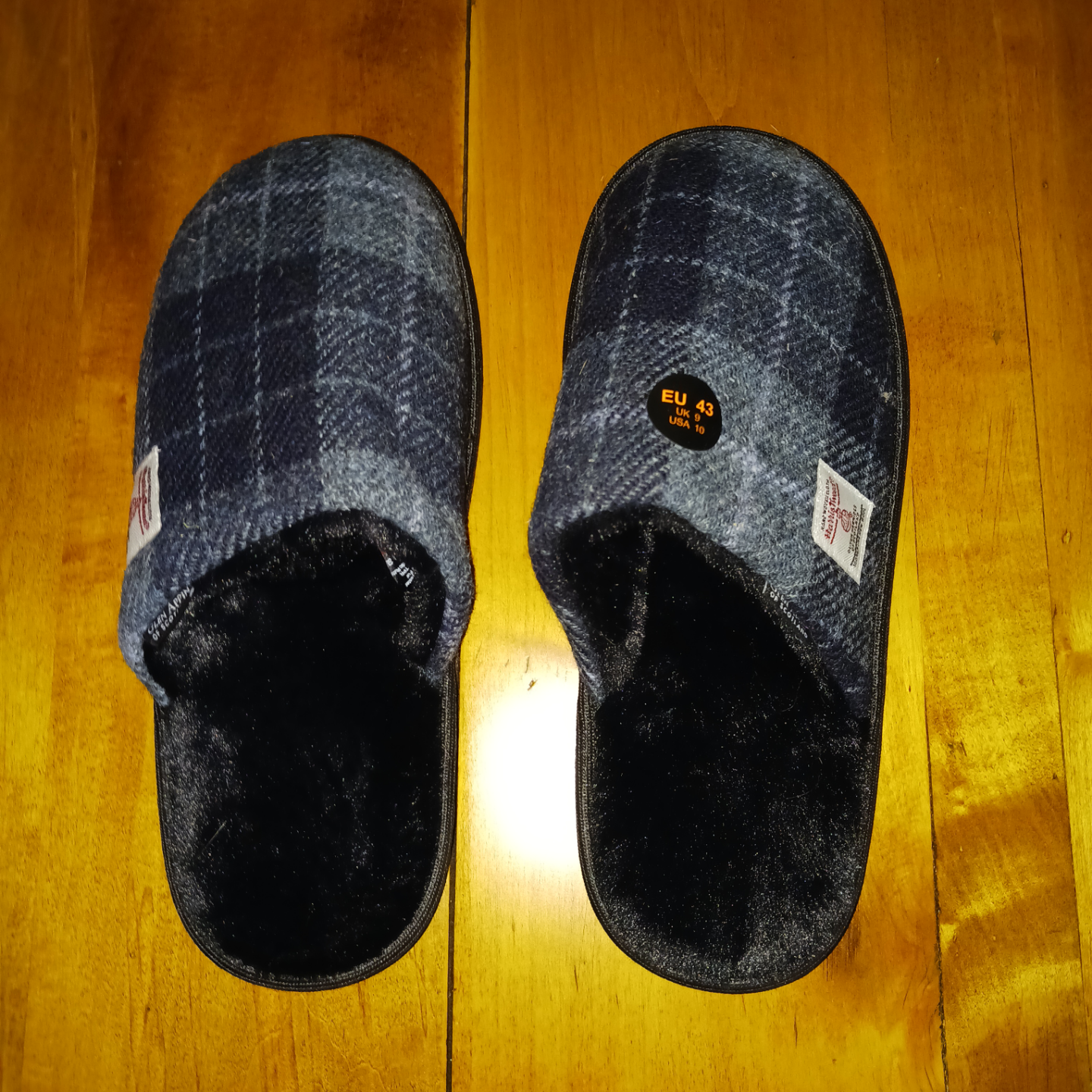 Men's Tartan Patterned Slippers( brand new)
