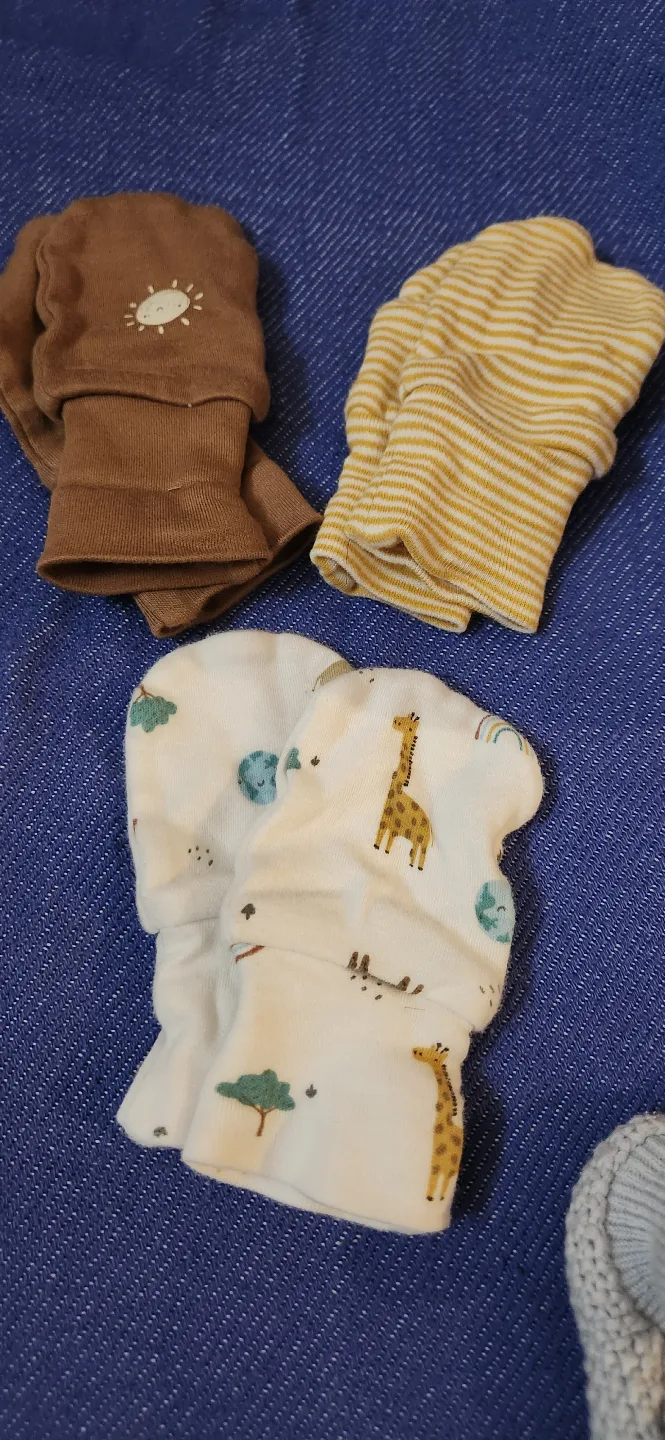 Baby Clothes Bundle - Hats, Mittens, Booties, Socks & sleep sack image indicator(2)