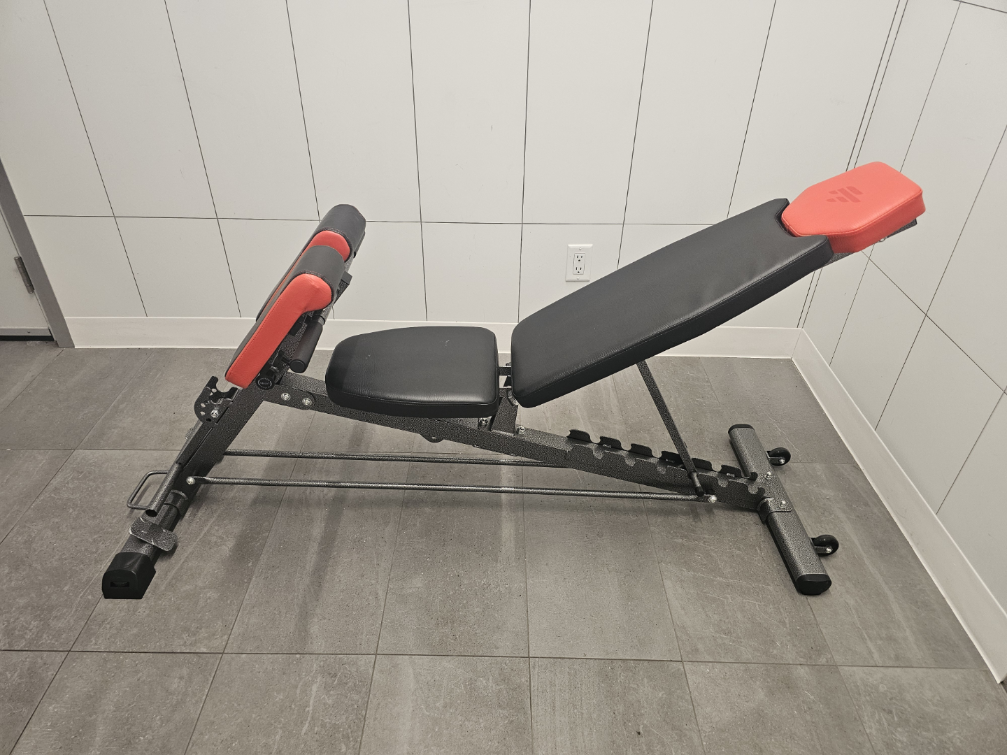Adjustable Weight Bench