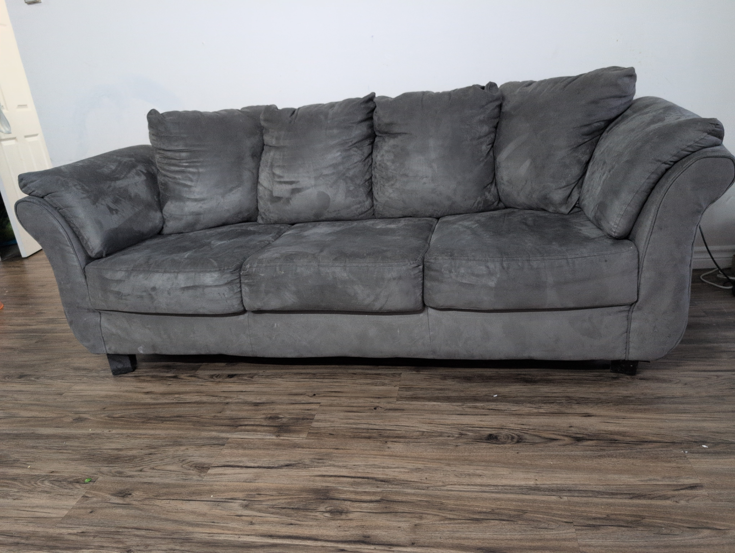 leons 3 seater sofa - photo 2