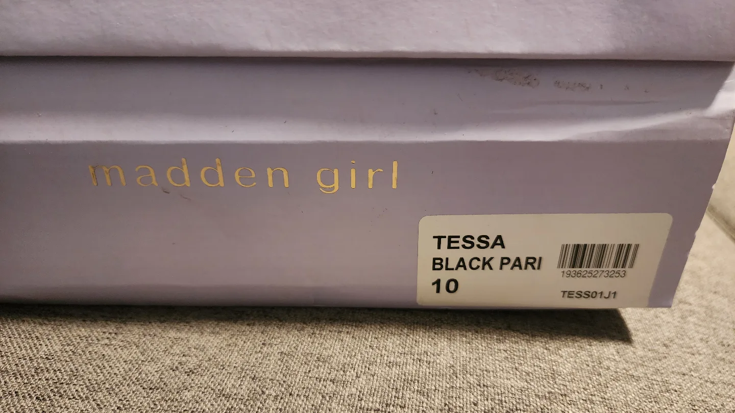 Madden Girl Tessa Black Pari Chelsea Boots - Size 10 image indicator(3)