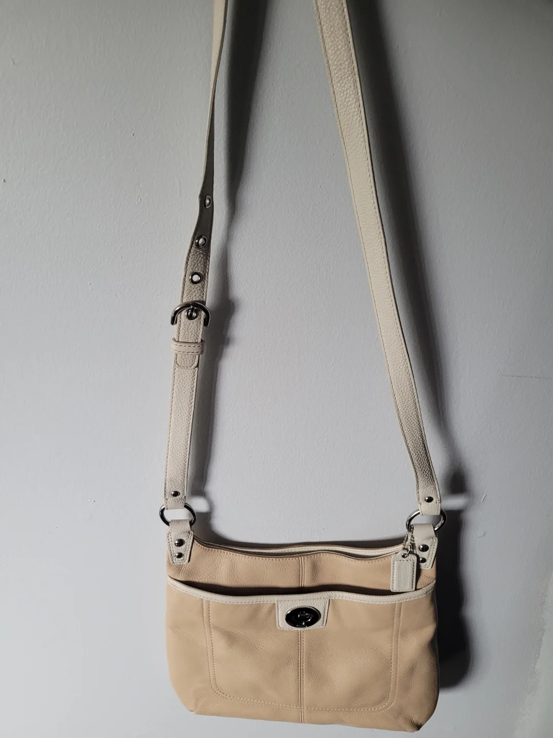 Coach leather Bag - Beige and Off-White image indicator(5)
