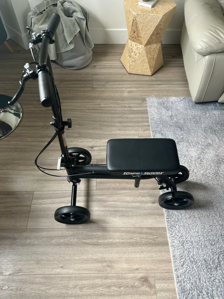 Knee rover scooter