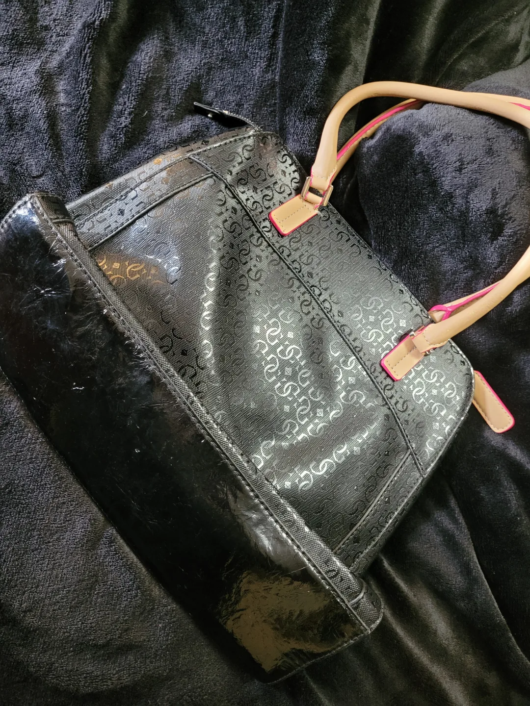 Guess Black and Tan Shoulder Bag And Wallet with Monogram image indicator(4)