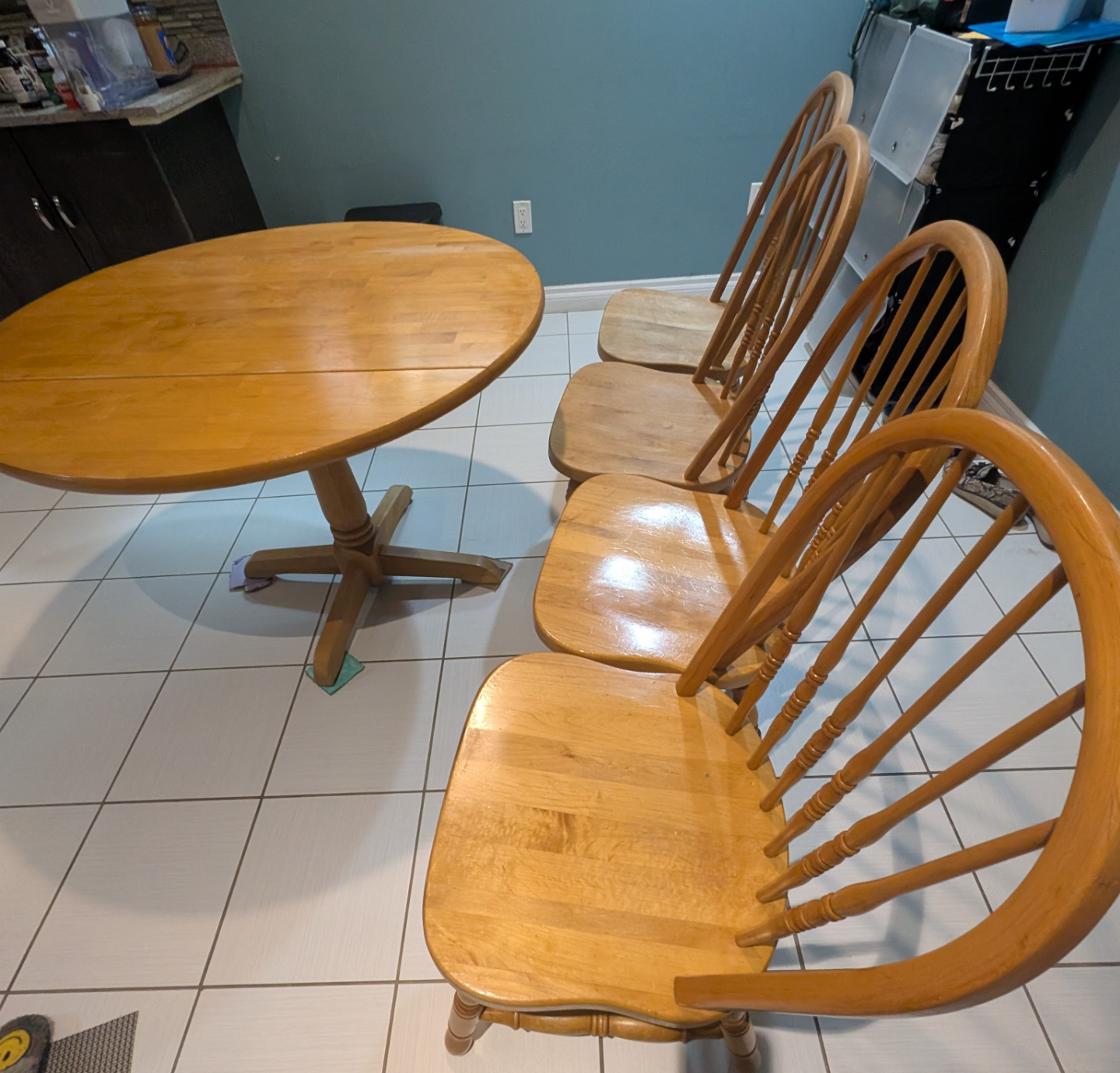 Wooden dining table and four chairs set - photo 2