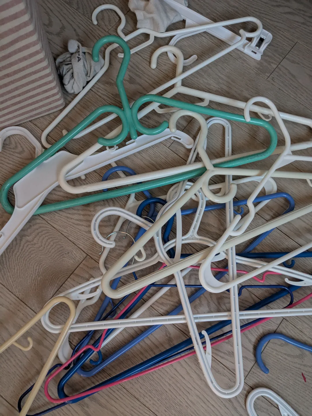 Bulk Lot of Plastic Clothes Hangers thumbnail