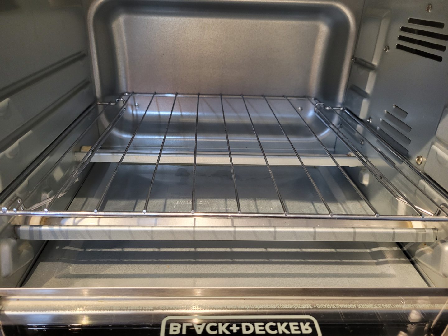 Black+Decker CrispiBake 6-Slice Air Fryer Toaster Oven - photo 5