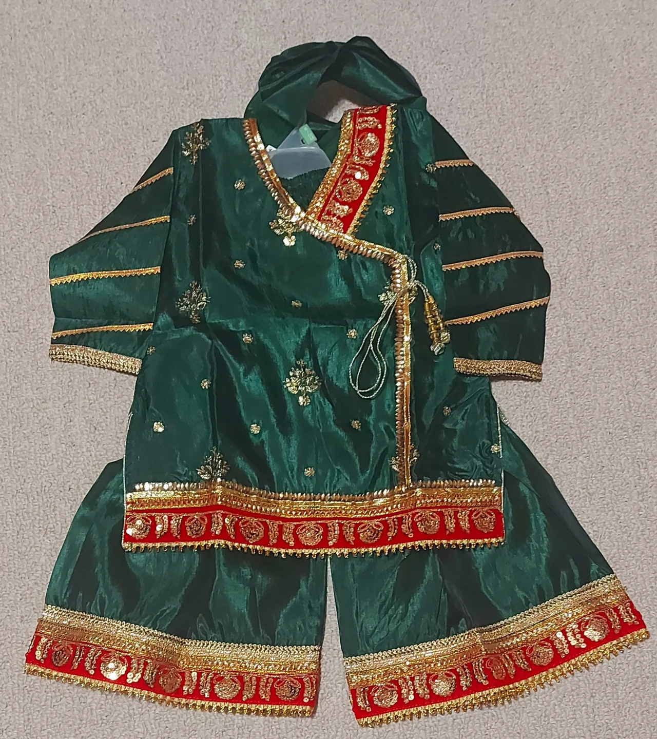 Emerald Green fancy Dress thumbnail