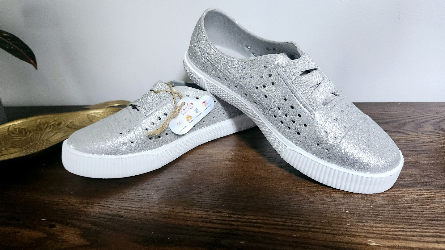Girls Blowfish Malibu Silver  Sparkle  Shoe Size US 4 Youth￼