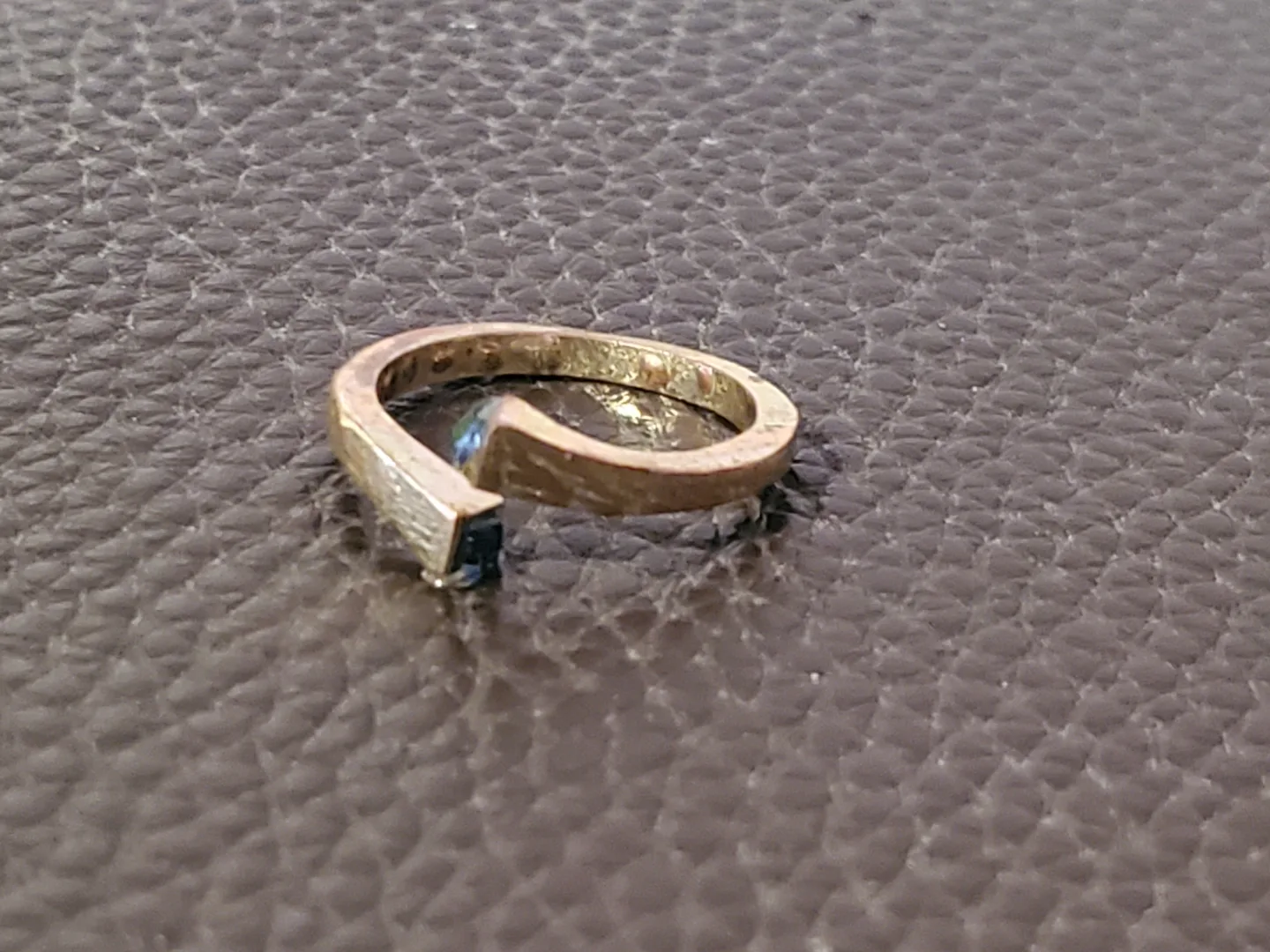 Unique Blue Gemstone Gold Statment Ring (size 7.5) image indicator(3)