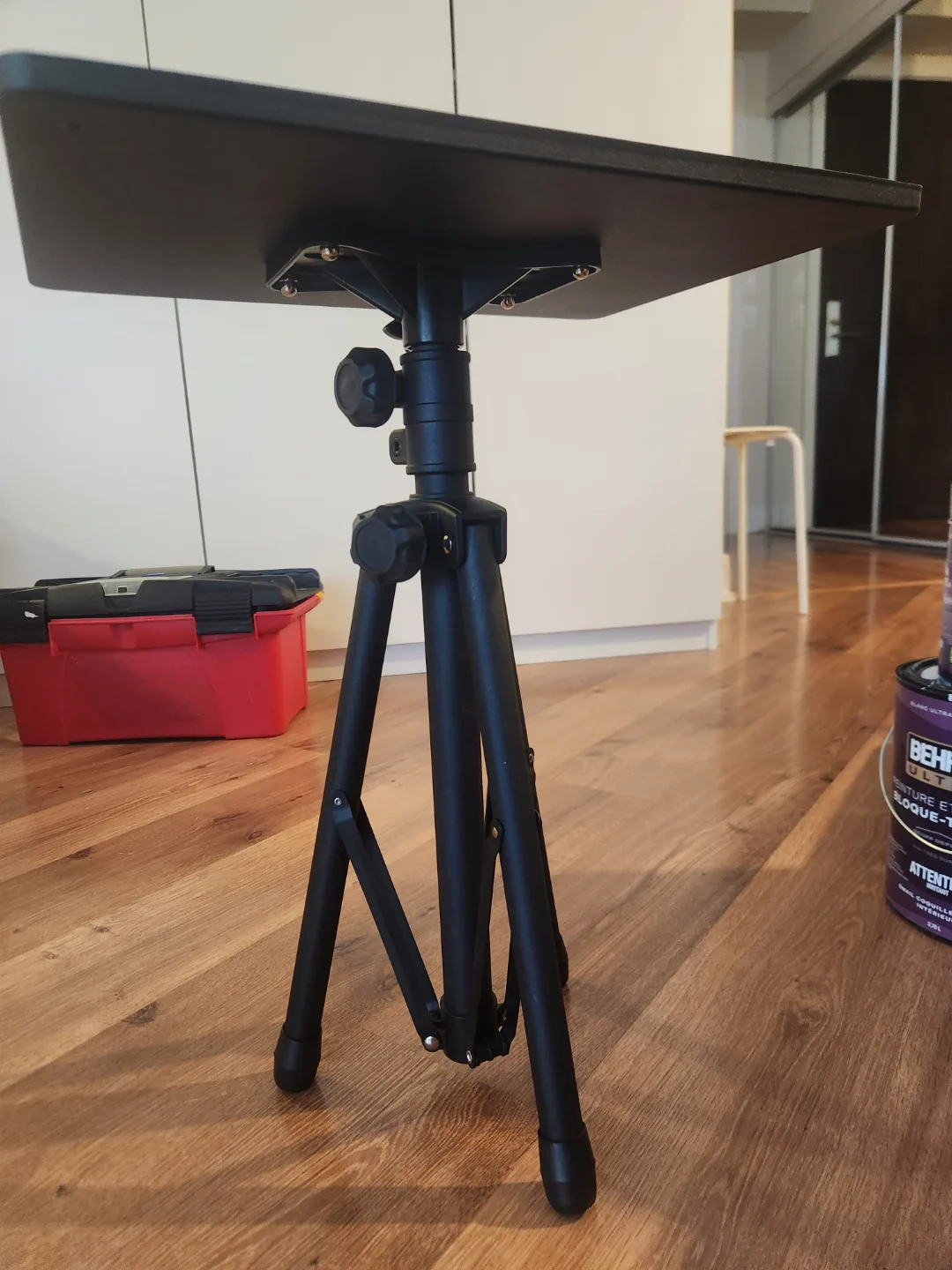 Tripod Tray Table image indicator(2)