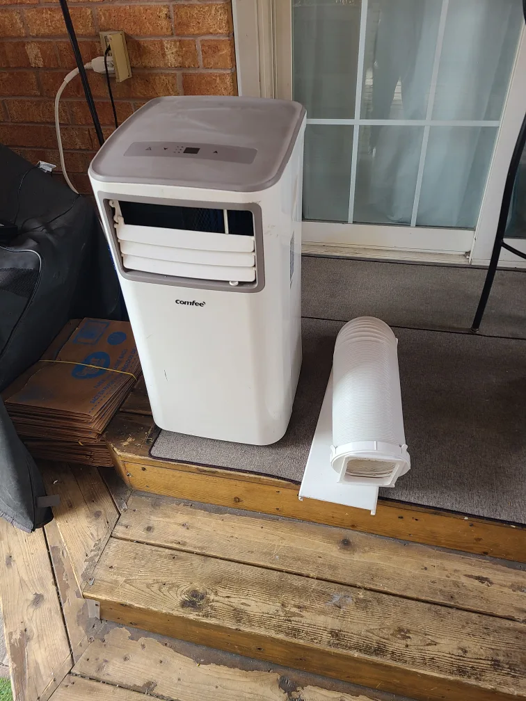 🇨🇦 Portable AC with window attachment - 6000 BTU image indicator(2)