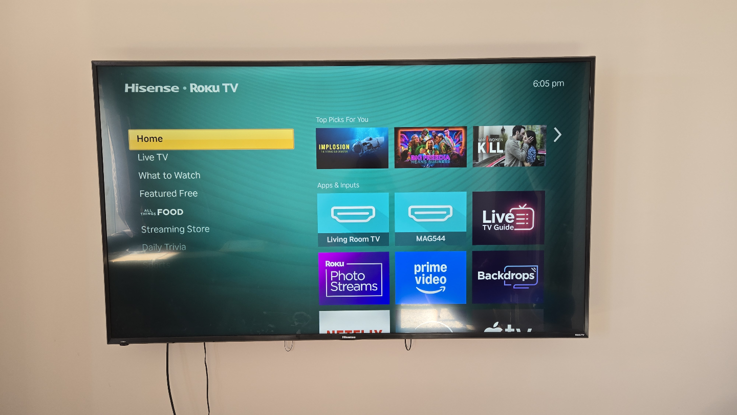 Hisense Roku Smart TV 65"