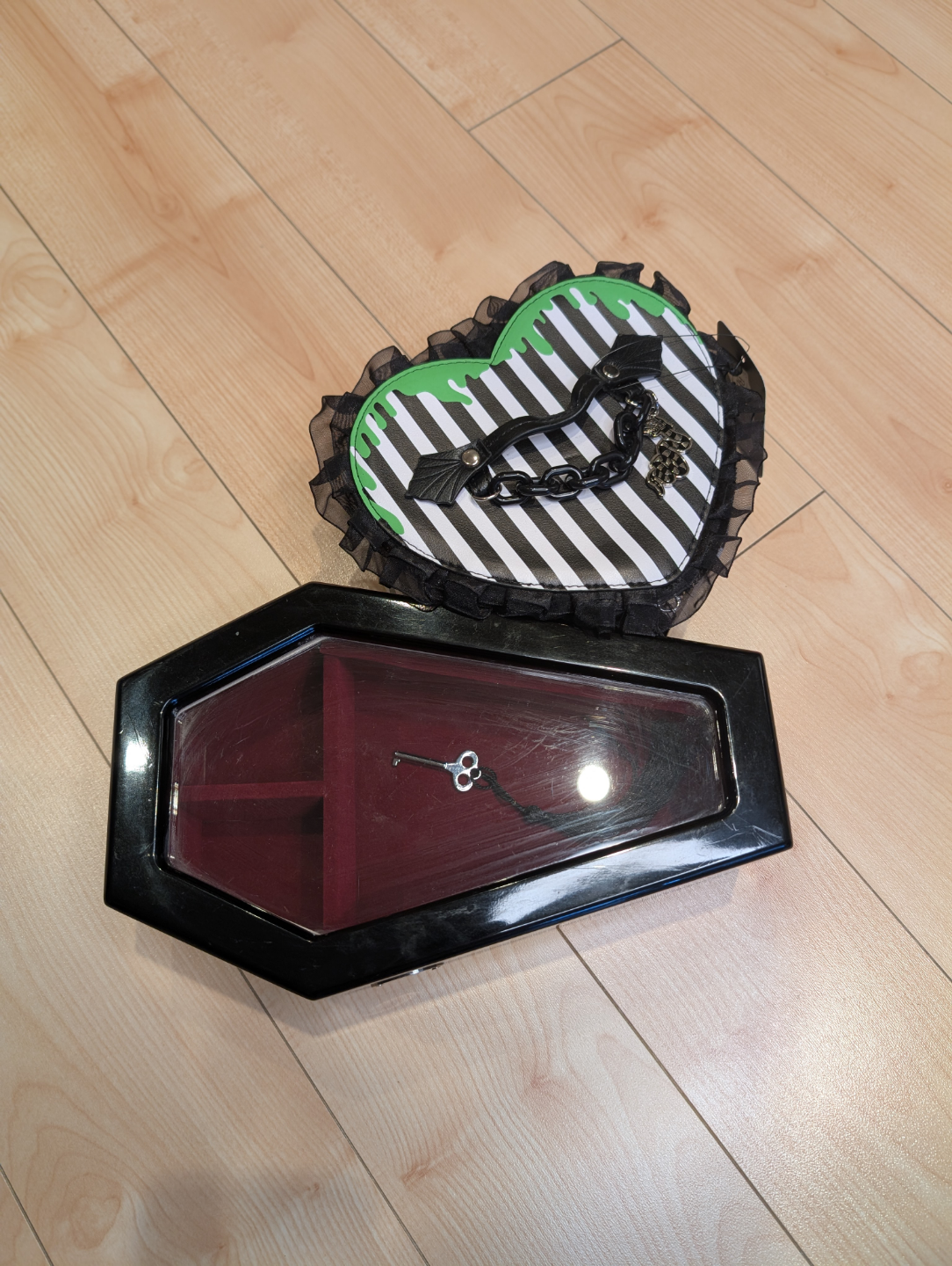 kill star and hot topic jewelry boxes