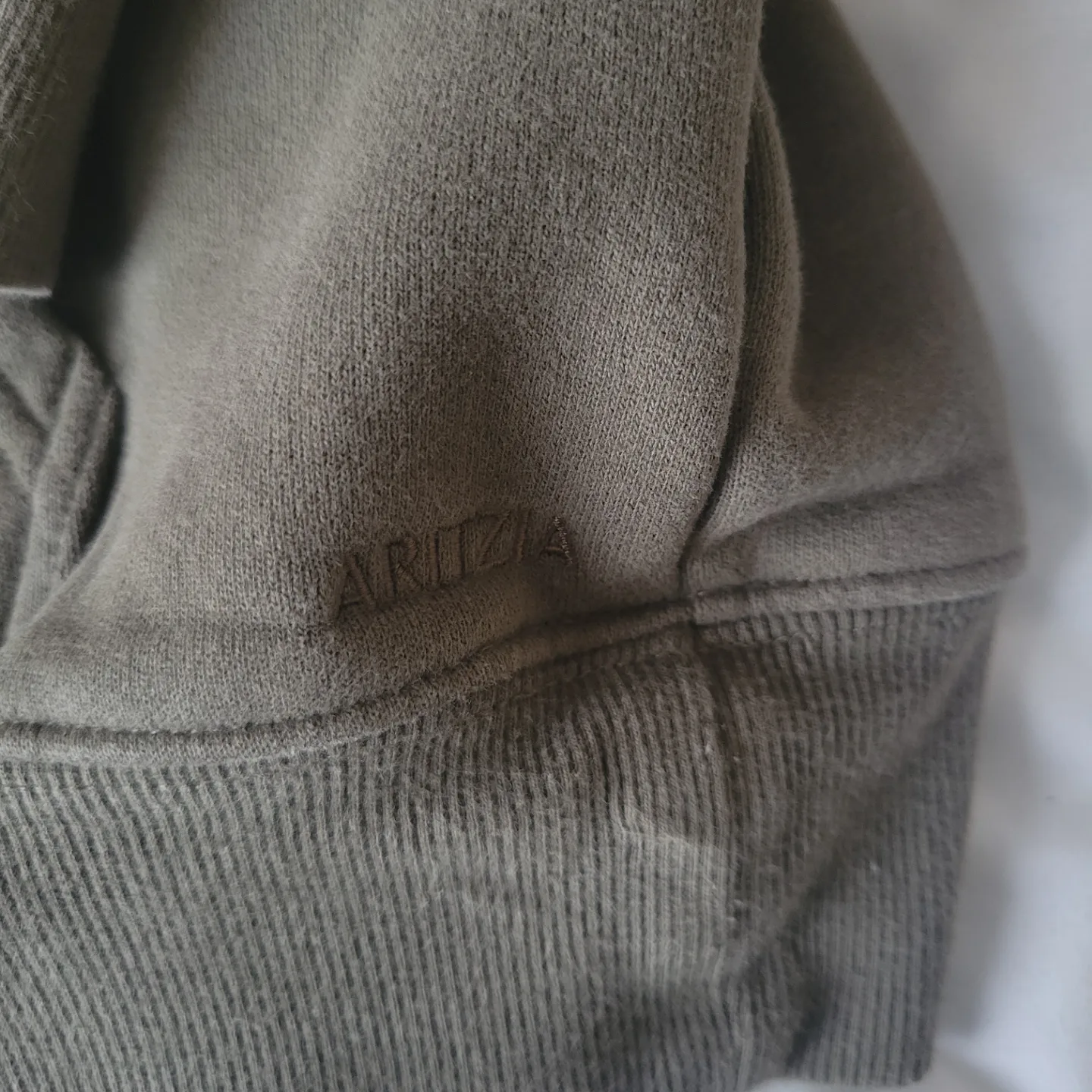 Aritzia Cozy Fleece Perfect Hoodie - Olive Green - Size M image indicator(4)