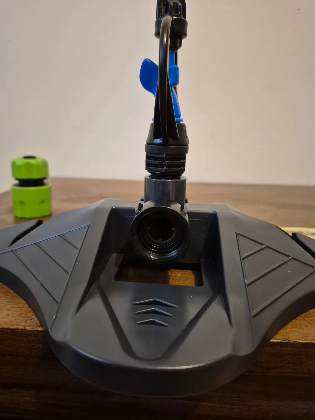 Rotating Lawn Sprinkler with Adjustable Spray Direction image indicator(5)