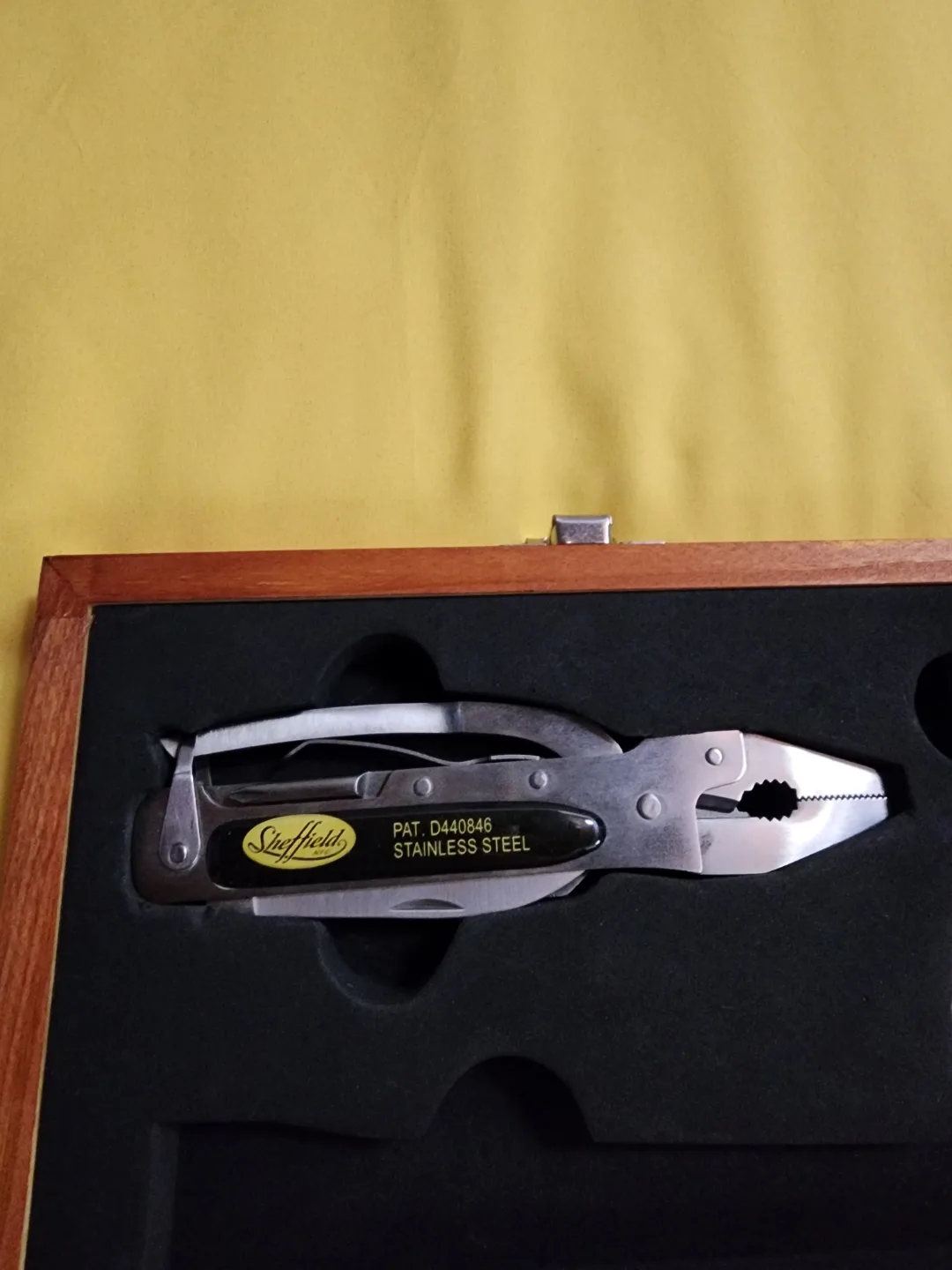 Sheffield Multi-tool Set in Wooden Box image indicator(2)
