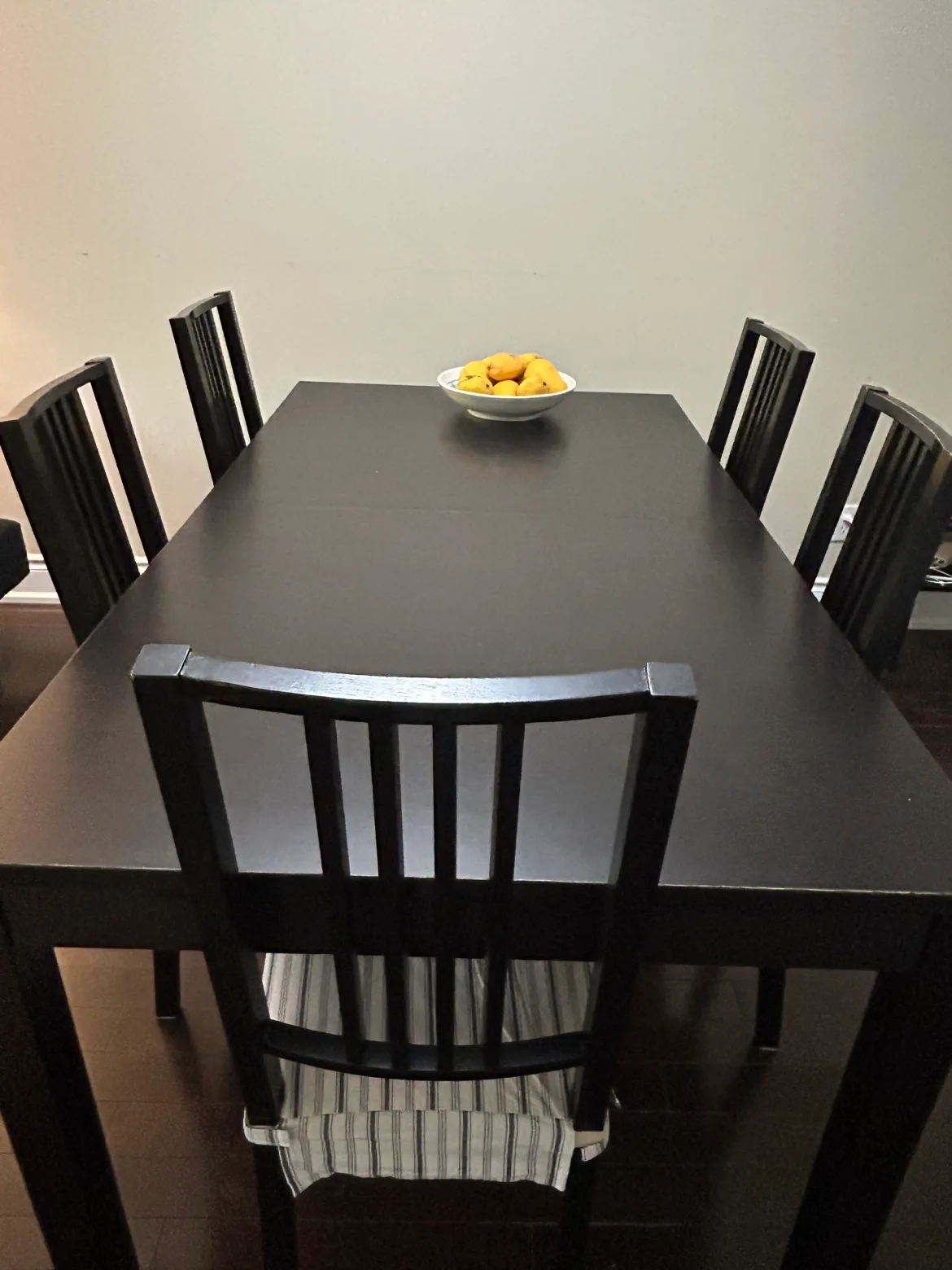 Table for 6 thumbnail