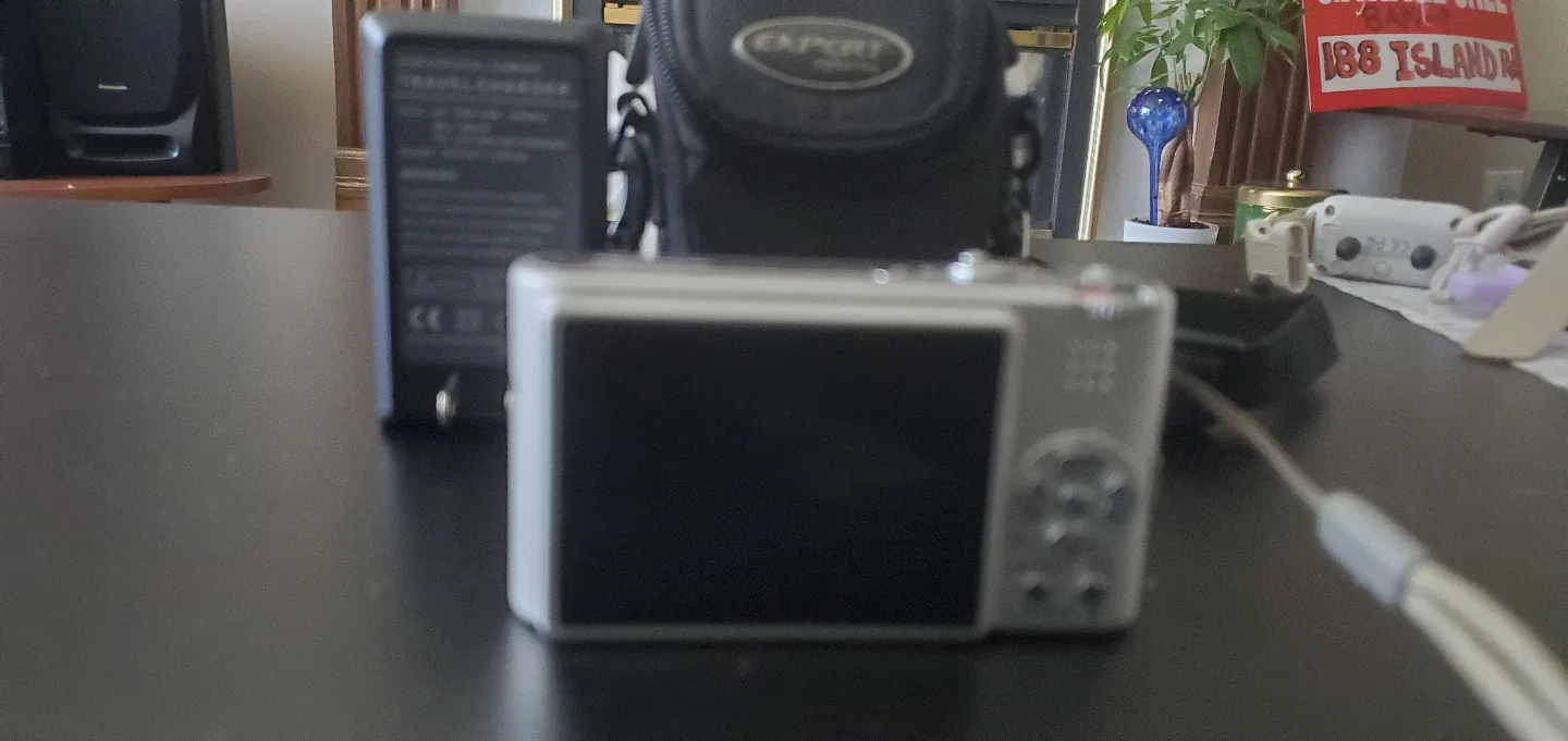 Panasonic Lumix Digital Camera with Charger and Case image indicator(6)