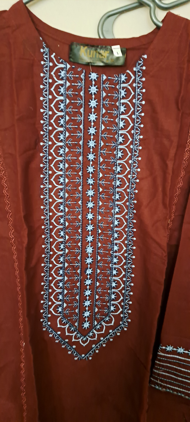Kunar 2-piece embroidered maroon women's suit - photo 3