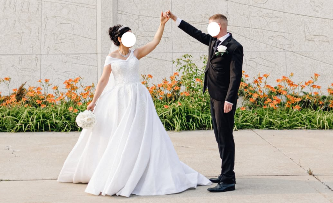 Stunning Off-the-Shoulder Ball Gown - Adjustable Back - photo 2
