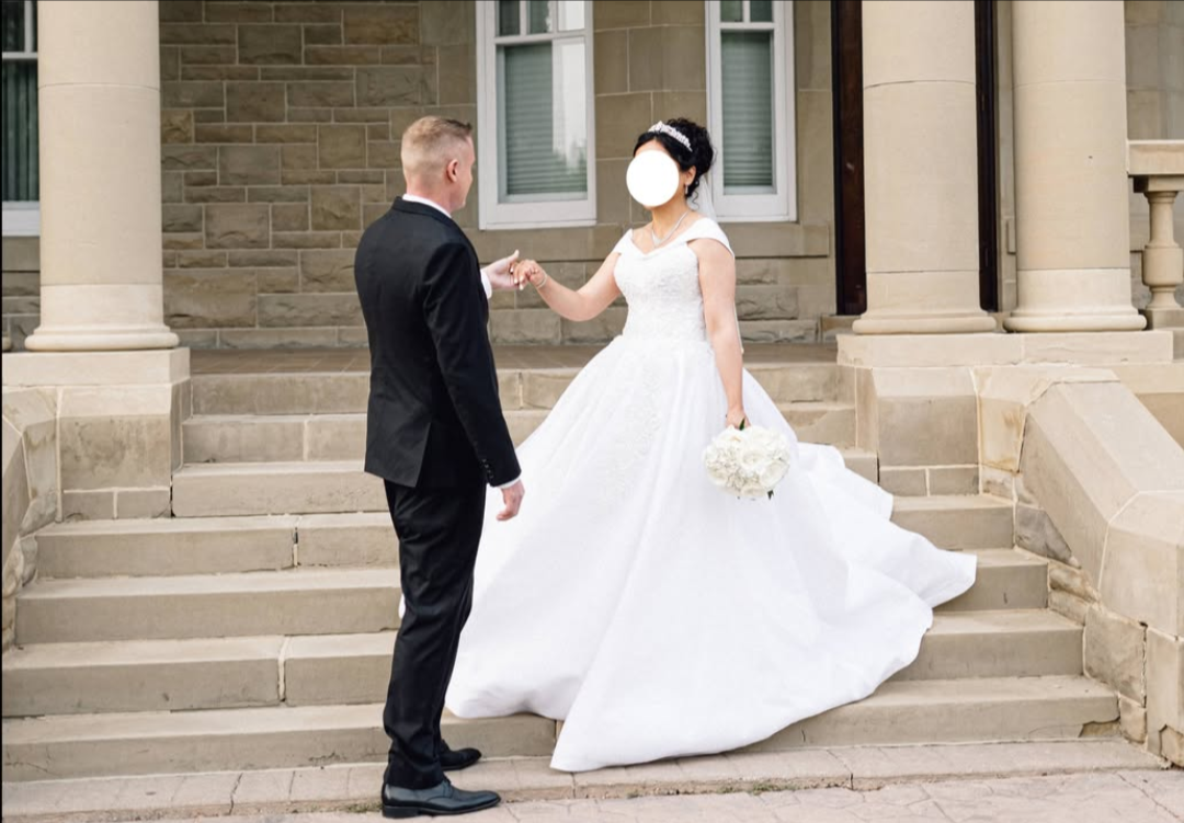Stunning Off-the-Shoulder Ball Gown - Adjustable Back - photo 3
