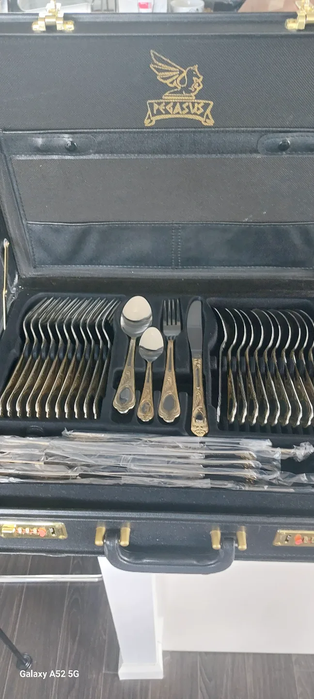 Pegasus Cutlery Set in Black Case thumbnail