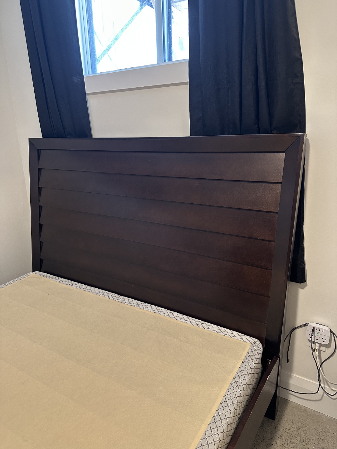 3-Piece Bedroom Set (Queen) - photo 3