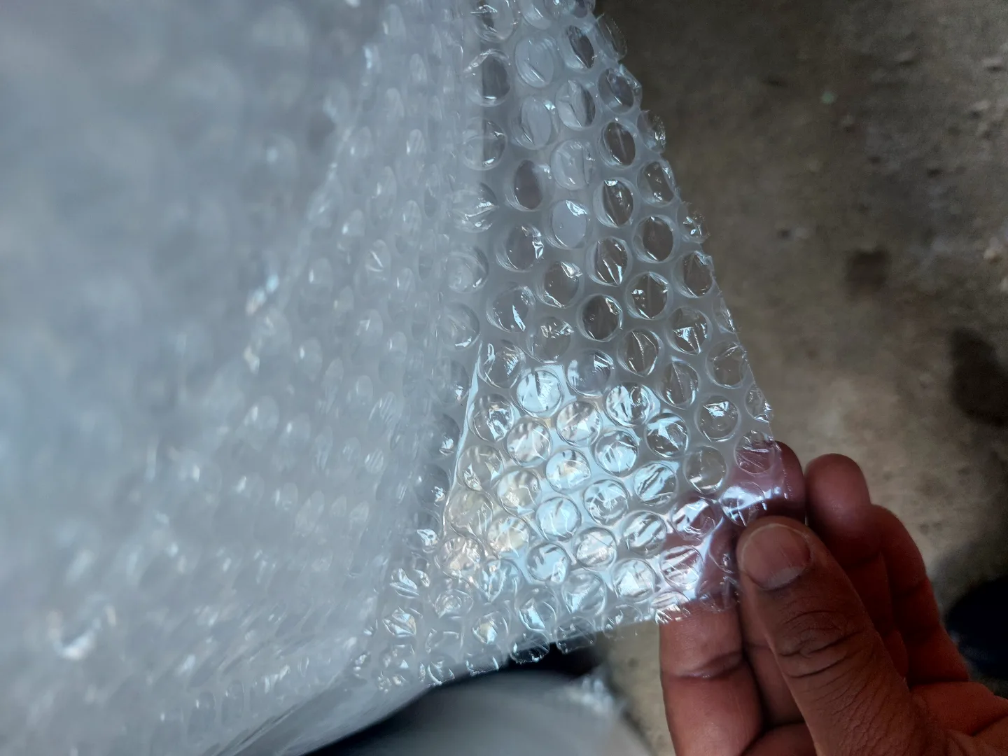Bubble Wrap Rolls for Shipping image indicator(3)