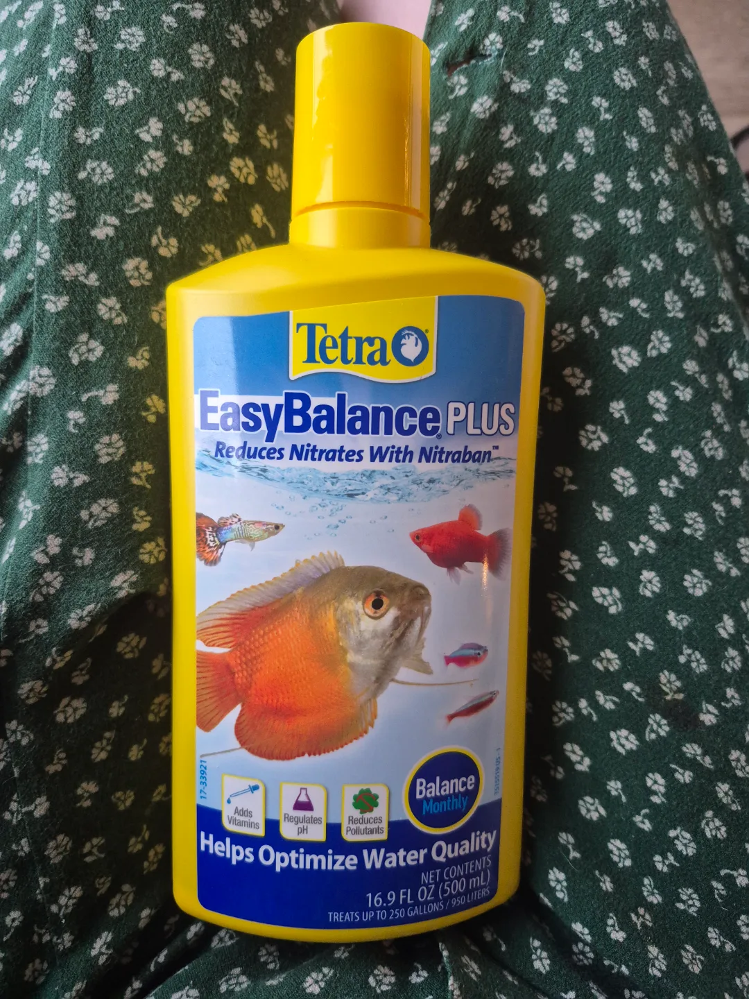 Tetra Goldfish Flakes & EasyBalance Plus Water Treatment image indicator(2)