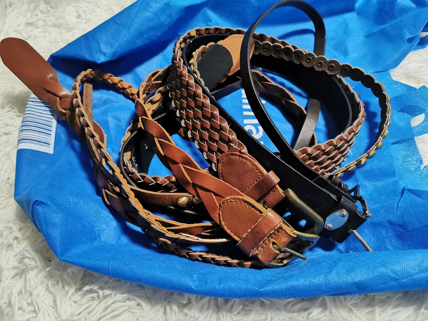 Belts for free thumbnail